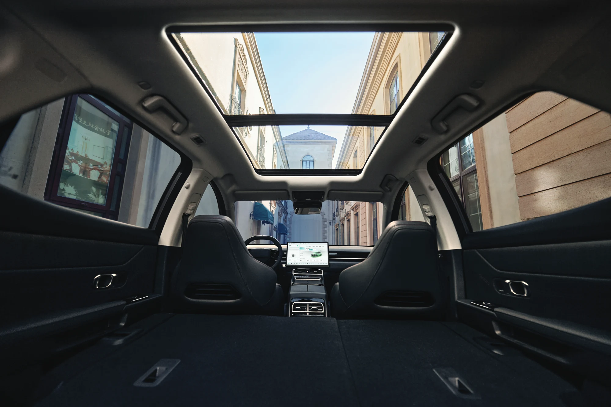 1764741657648_S06_20Interior11